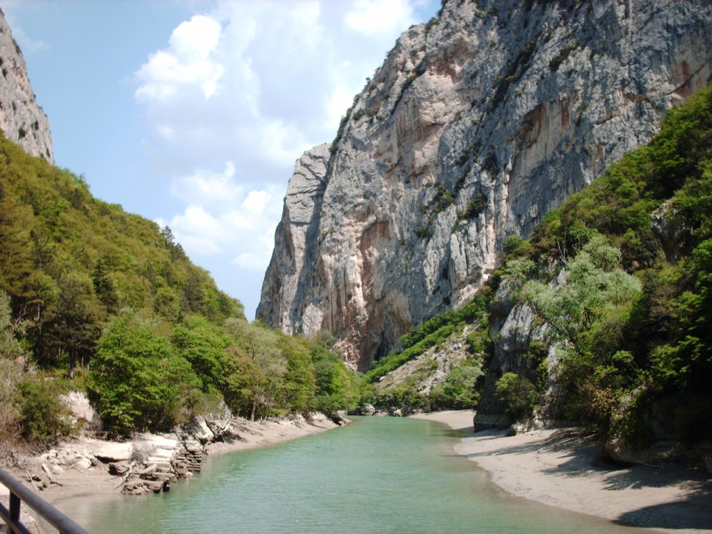 Riserva Naturale Statale Gola del Furlo.